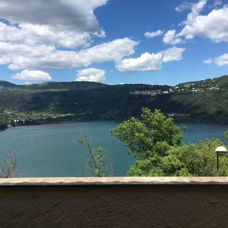 Appartamento Vista Lago ジェンツァーノ・ディ・ローマ エクステリア 写真
